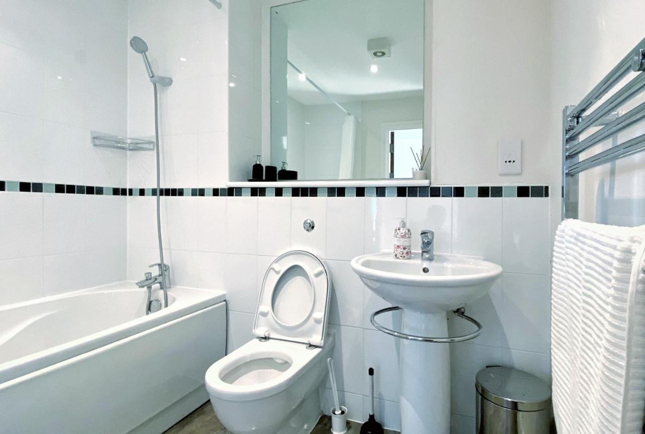 Artistic And Luxurious Apt With Sea View. Beach Side Swansea Exterior foto
